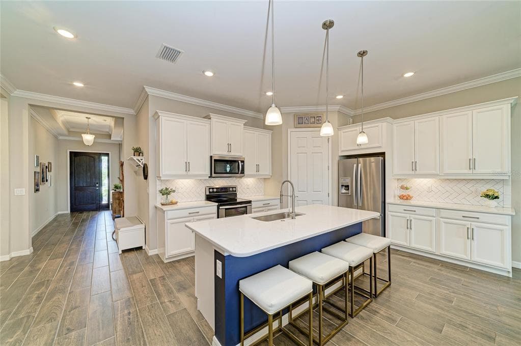 283 TOSCAVILLA BOULEVARD photo 4