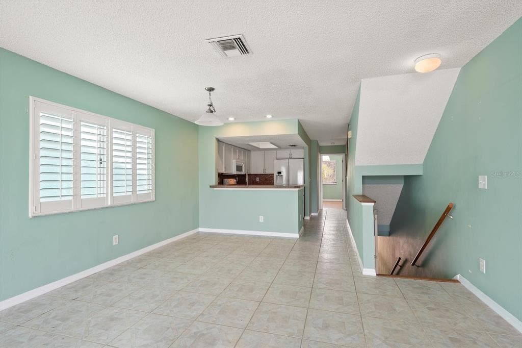 124 MARCDALE BOULEVARD photo 8