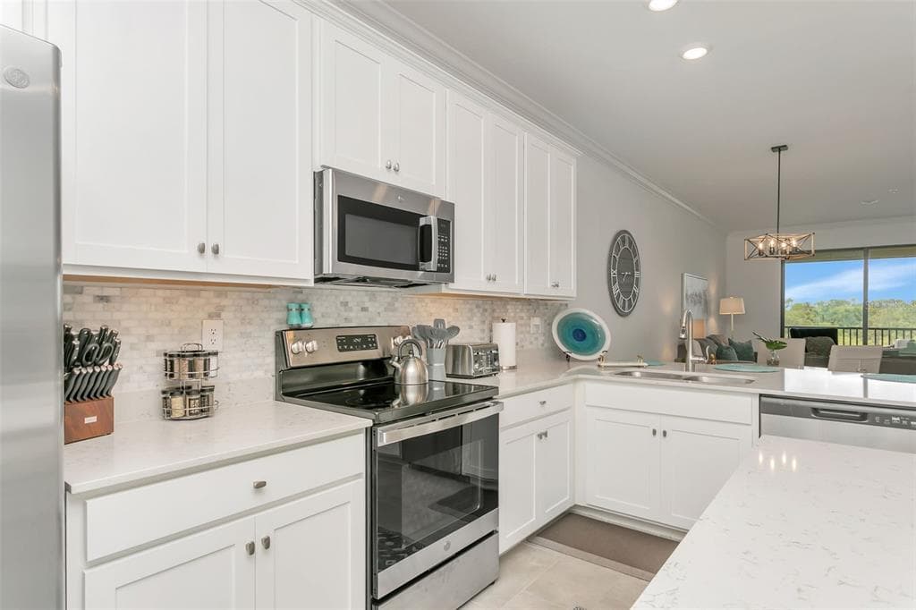 18028 GAWTHROP DRIVE 403 photo 5