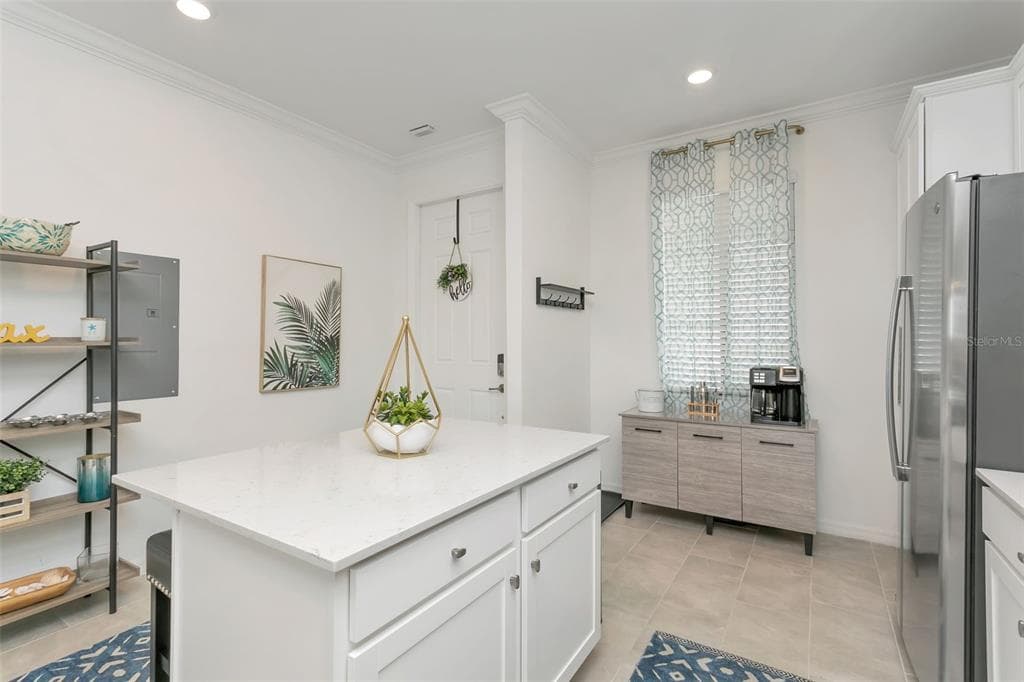 18028 GAWTHROP DRIVE 403 photo 4