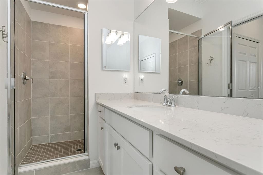 18028 GAWTHROP DRIVE 403 photo 25