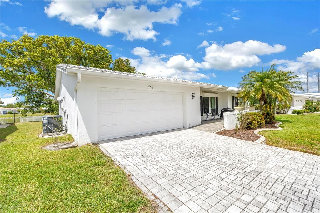 9210 40TH STREET N photo 1