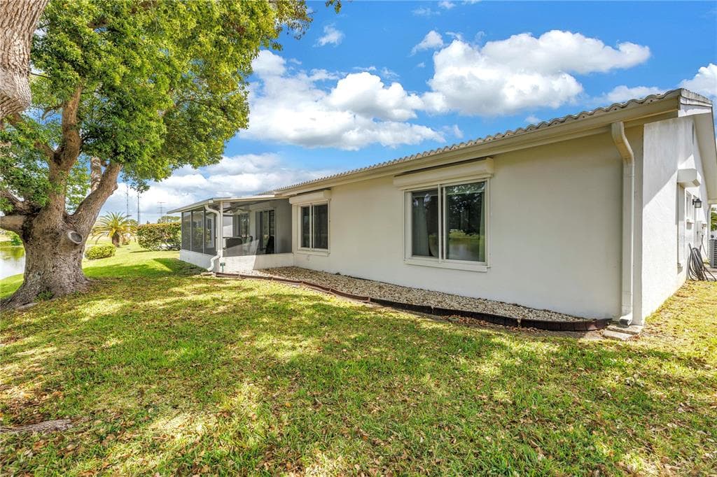 9210 40TH STREET N photo 9