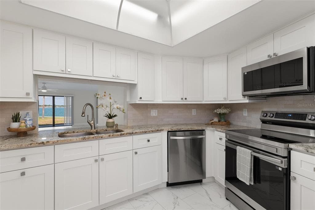 7540 SUNSHINE SKYWAY LANE S T35 photo 5