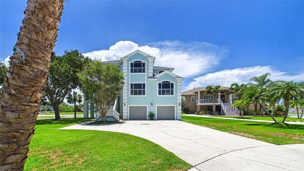 2106 PELICAN COURT photo 9