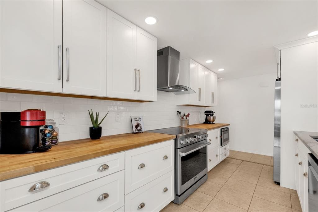2308 HARBOUR DRIVE photo 9