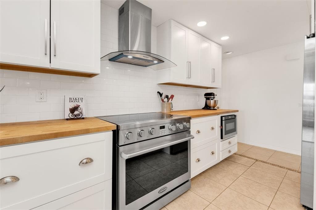 2308 HARBOUR DRIVE photo 11