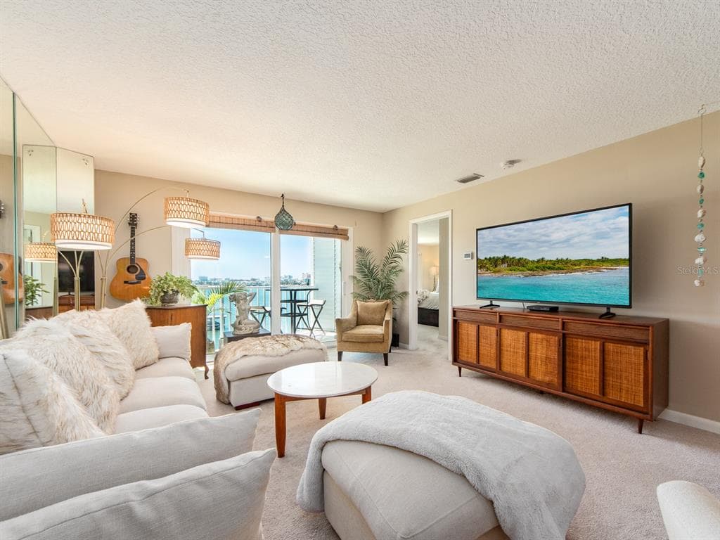 610 ISLAND WAY #407 2