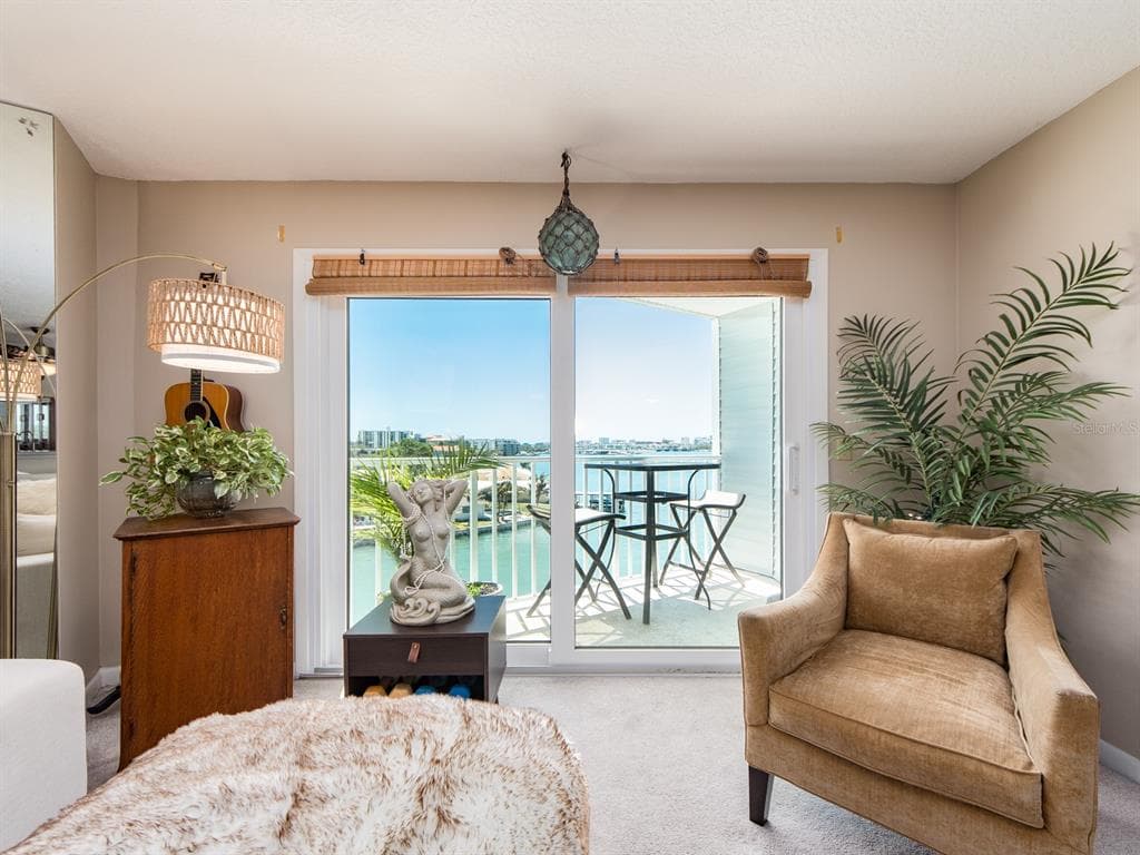 610 ISLAND WAY 407 photo 7