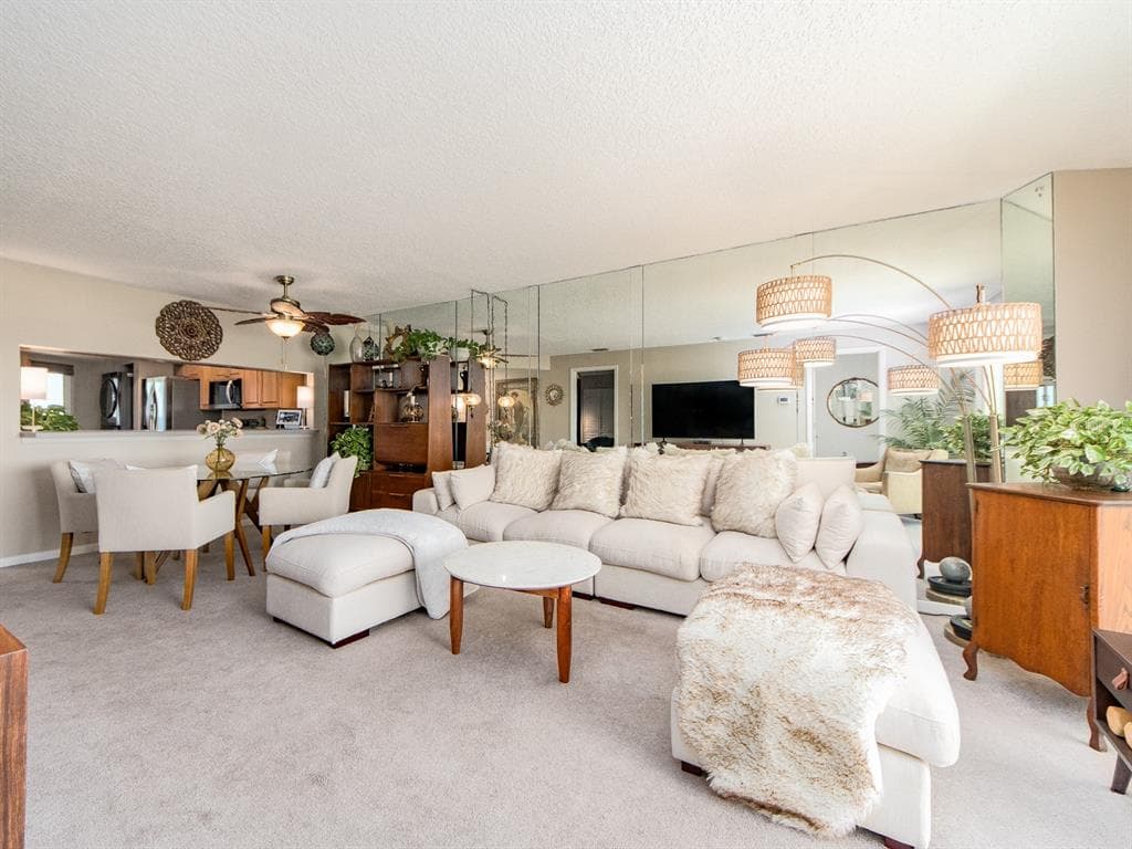 610 ISLAND WAY 407 photo 14
