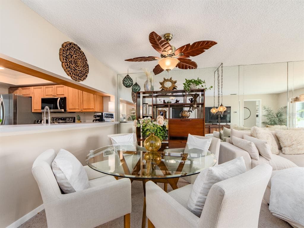 610 ISLAND WAY 407 photo 15