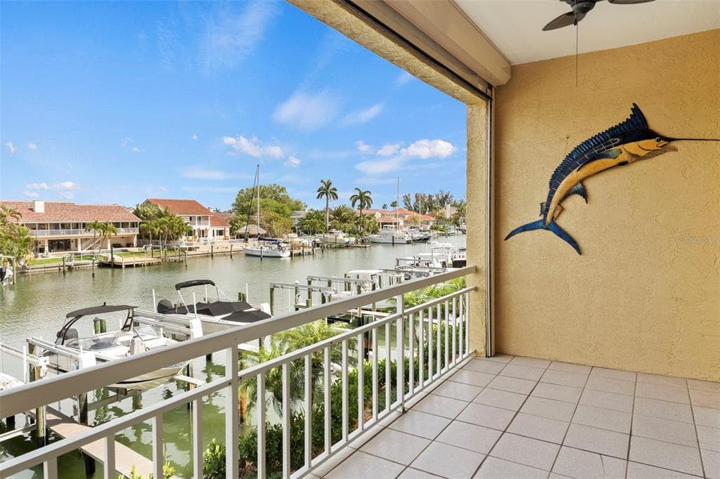 1071 PINELLAS BAYWAY S photo 6