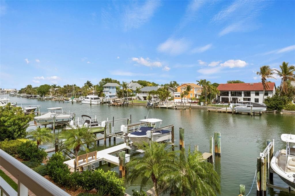 1071 PINELLAS BAYWAY S 1
