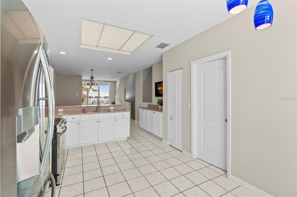 1071 PINELLAS BAYWAY S photo 24