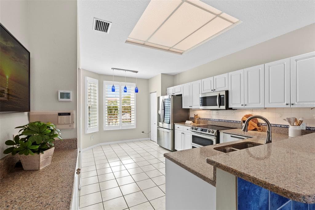 1071 PINELLAS BAYWAY S photo 21