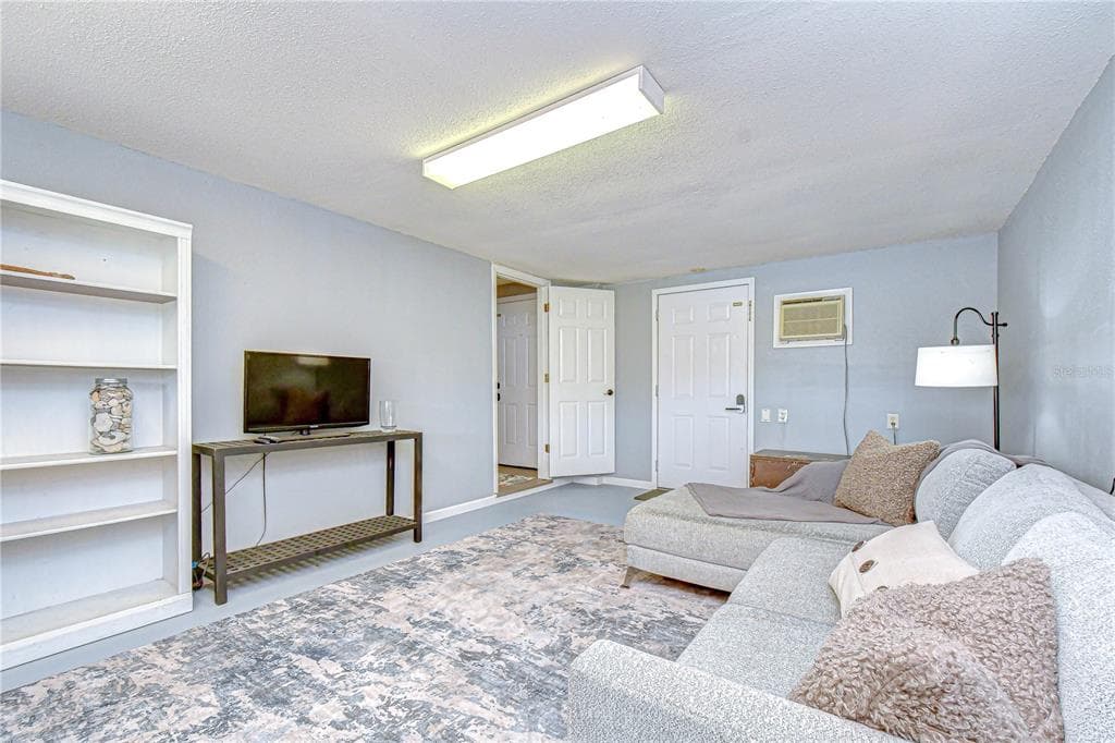 1216 BRANDON LAKES AVENUE photo 19