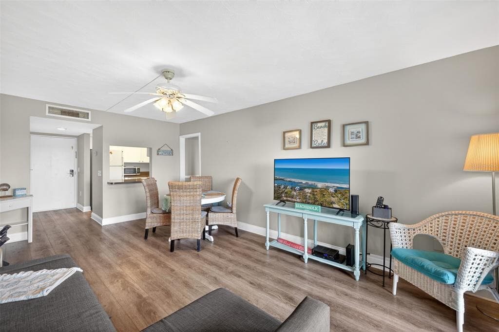 19451 GULF BOULEVARD #204 4