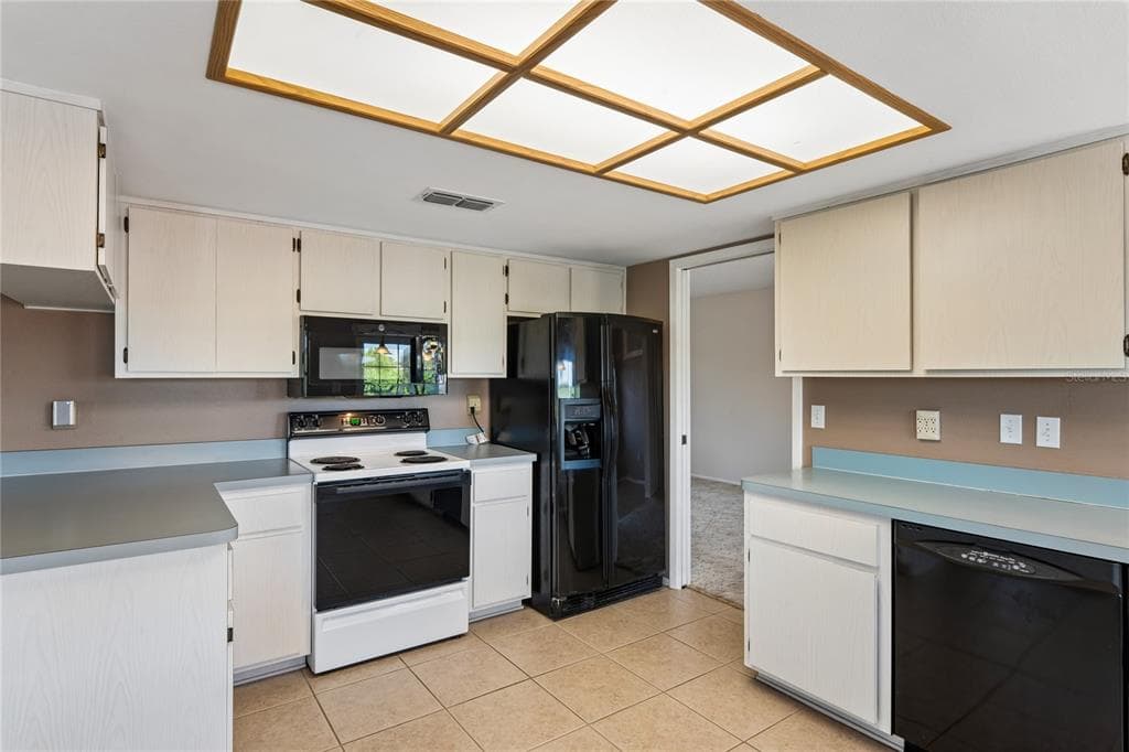2529 SAN LUIS ROAD photo 22