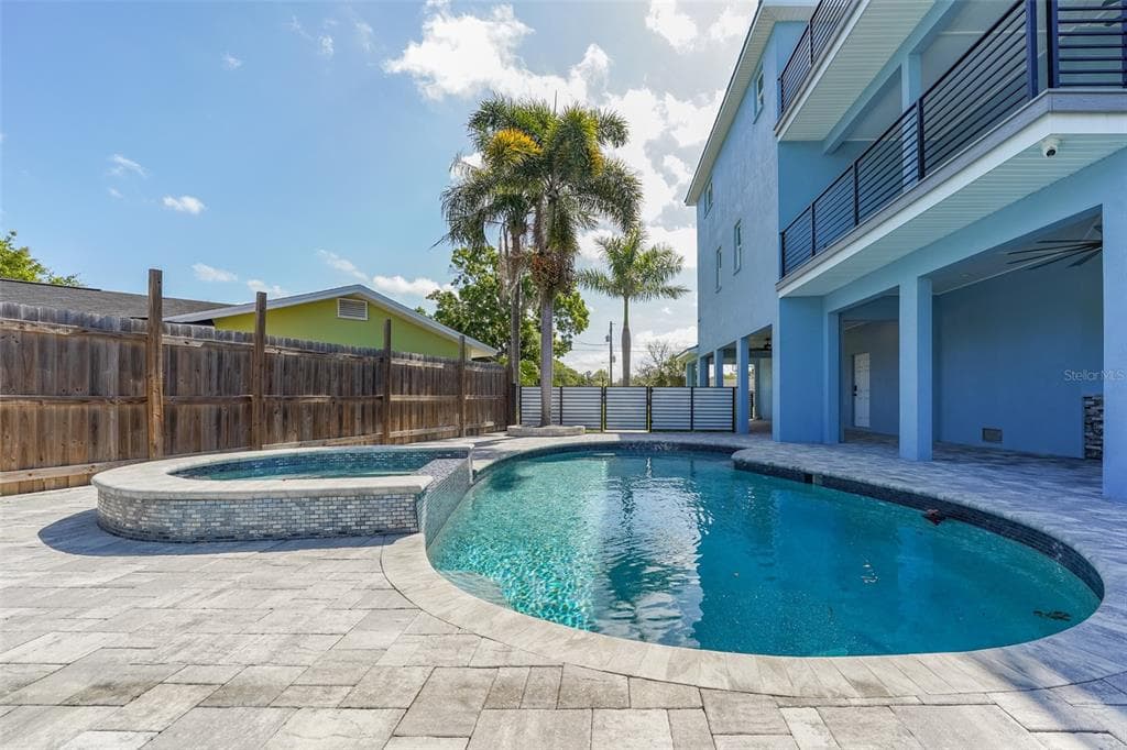 8717 DRIFTWOOD DRIVE 5
