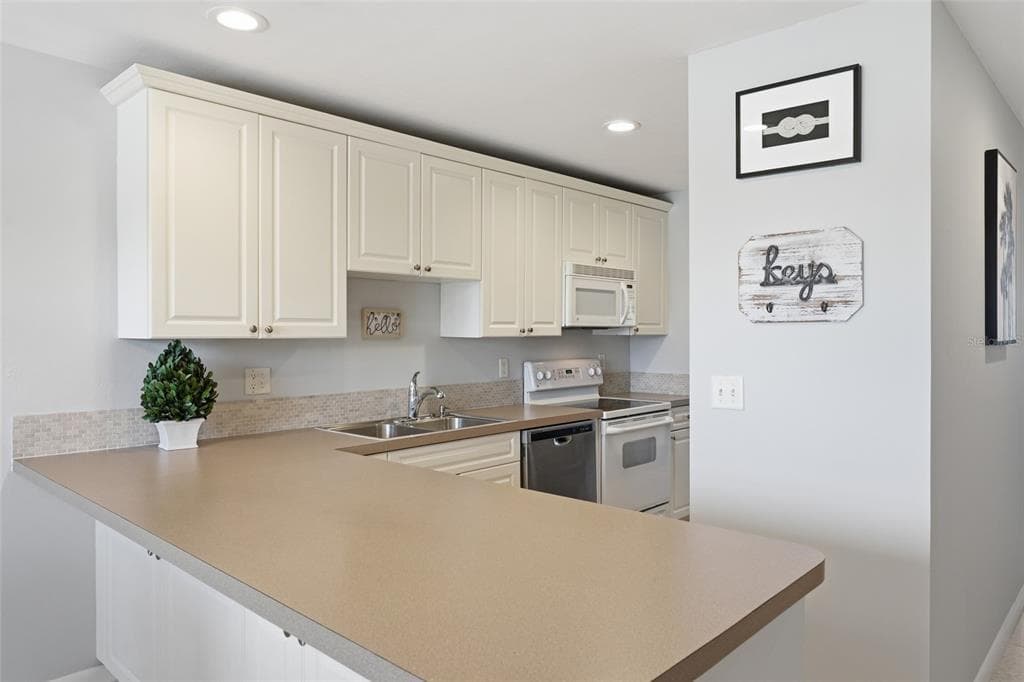 912 SE 46TH STREET 201 photo 12