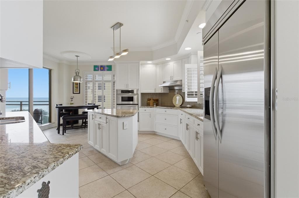 11 BAYMONT STREET 608 photo 15