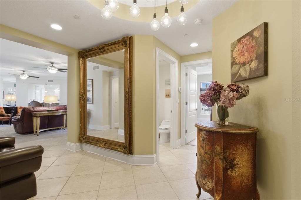 11 BAYMONT STREET 608 photo 4