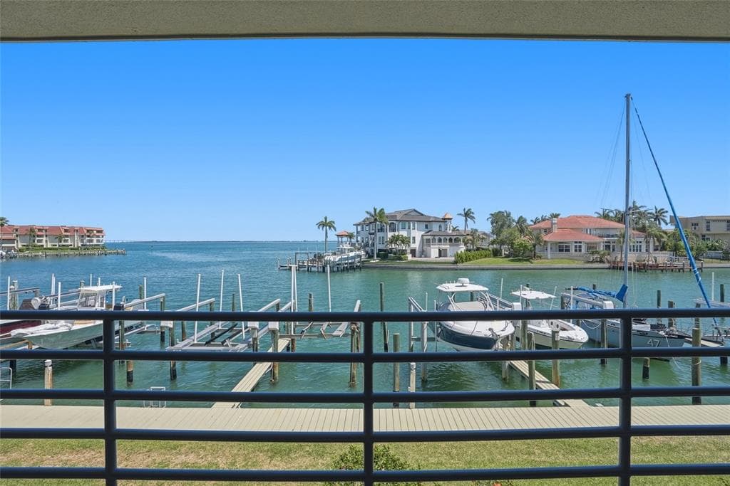 363 PINELLAS BAYWAY S 29 photo 1