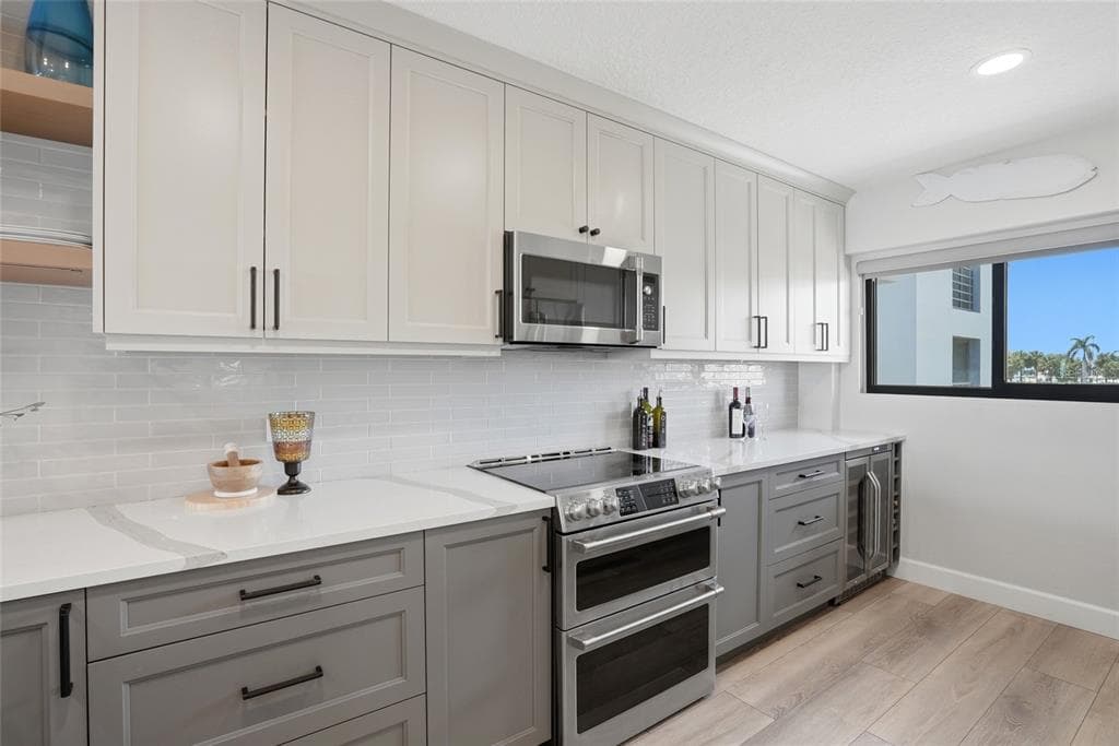 363 PINELLAS BAYWAY S 29 photo 14