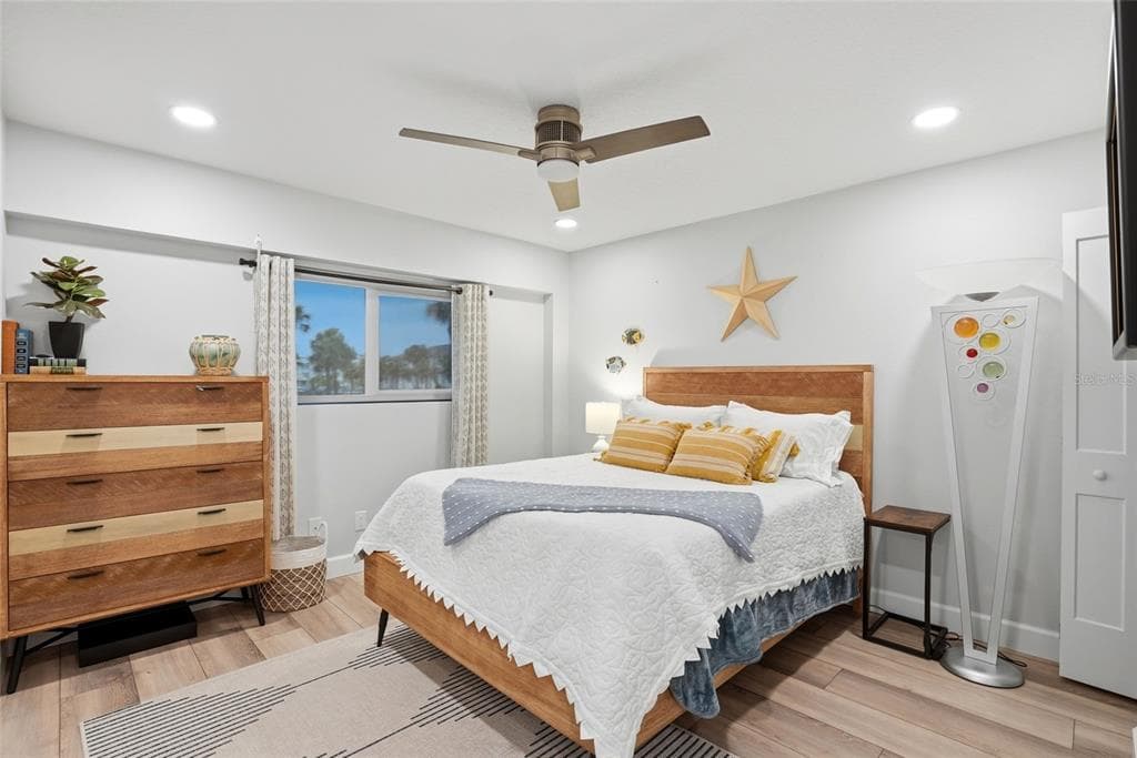 363 PINELLAS BAYWAY S 29 photo 3