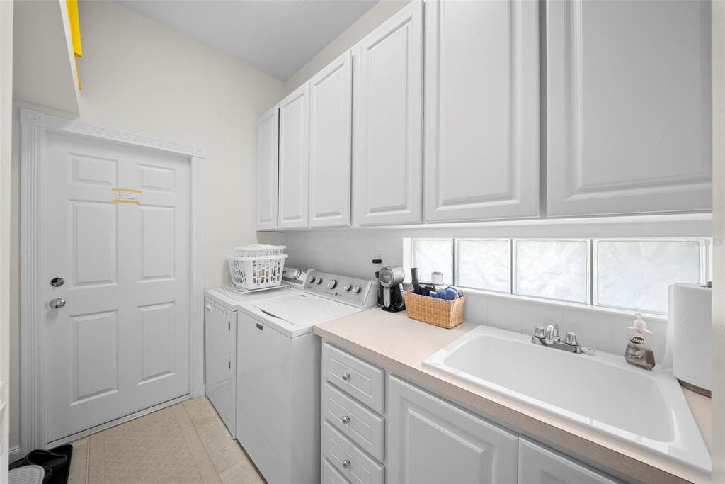 7687 ULIVA WAY photo 23