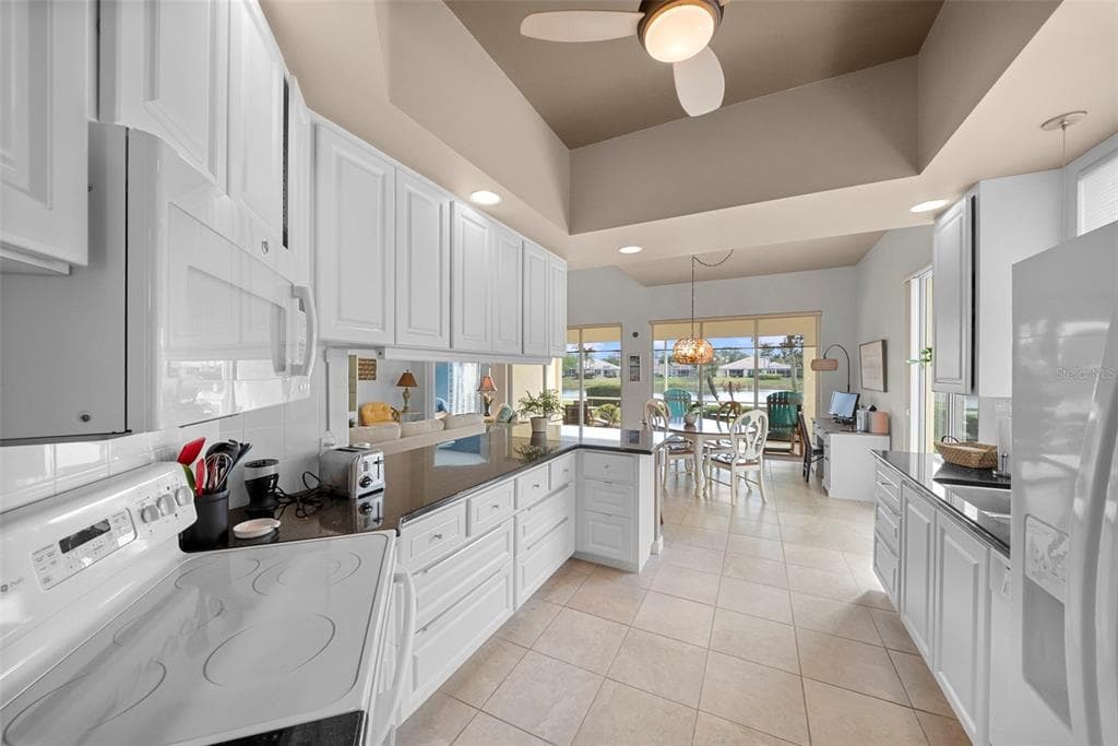 7687 ULIVA WAY photo 7