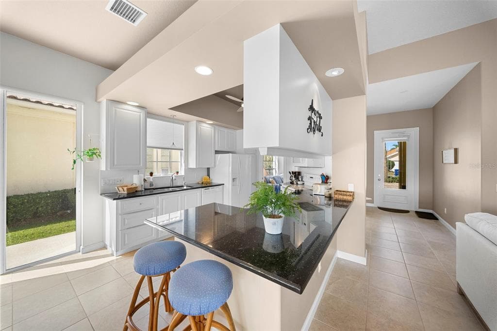 7687 ULIVA WAY photo 5