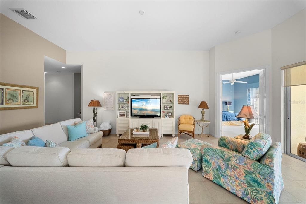 7687 ULIVA WAY photo 4