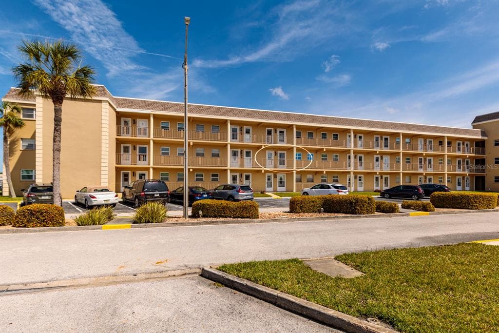 1 BOCA CIEGA POINT BOULEVARD 206 photo 2