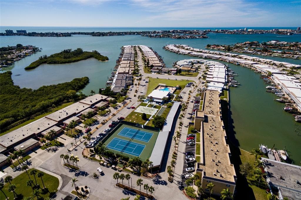 1 BOCA CIEGA POINT BOULEVARD 206 photo 4