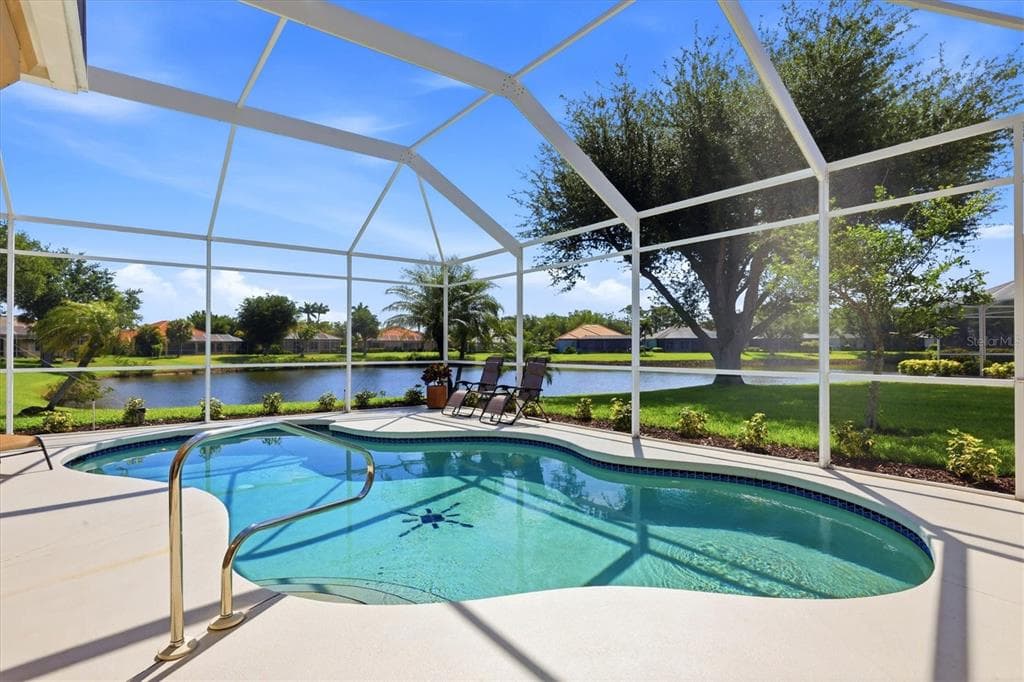 4120 LAKES COURT photo 2