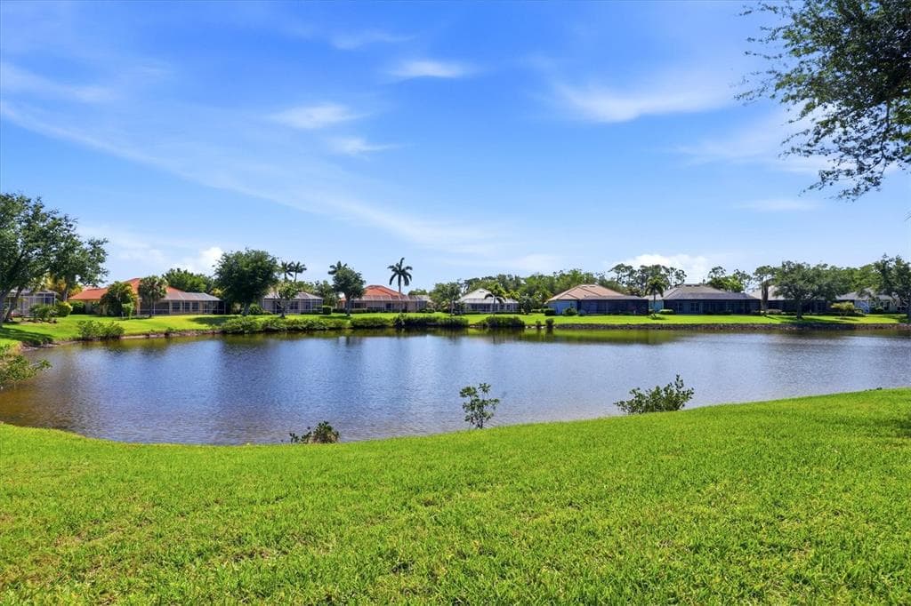 4120 LAKES COURT photo 3