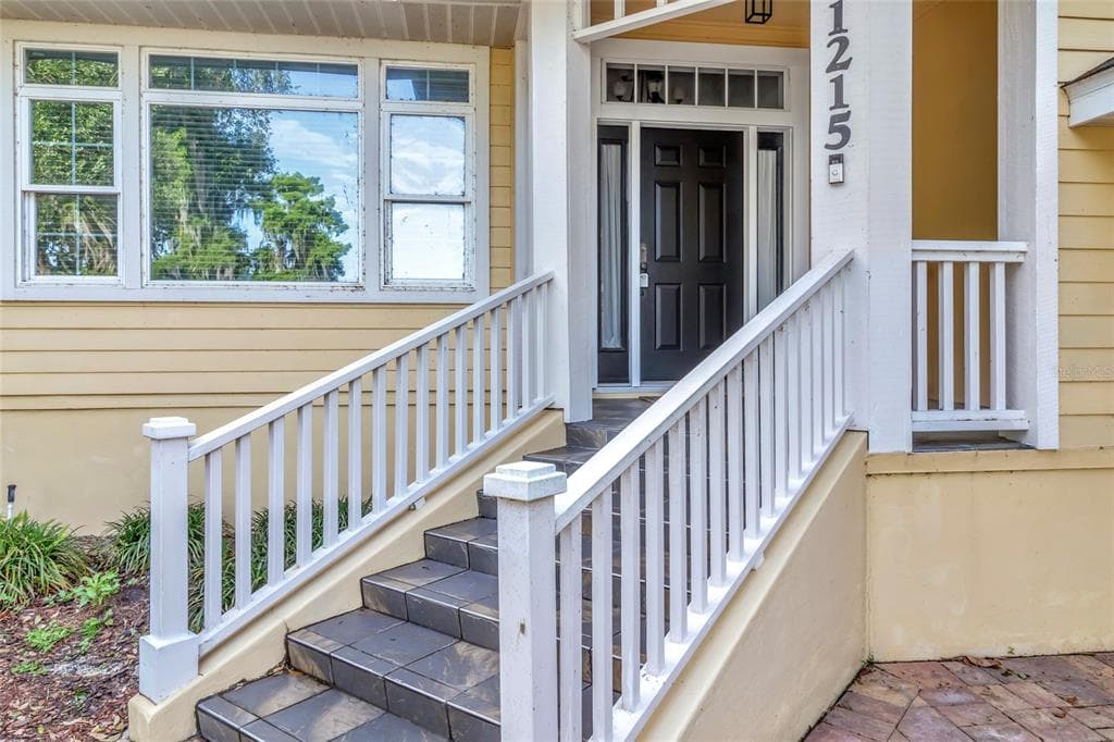 1215 LAKESHORE DRIVE 4