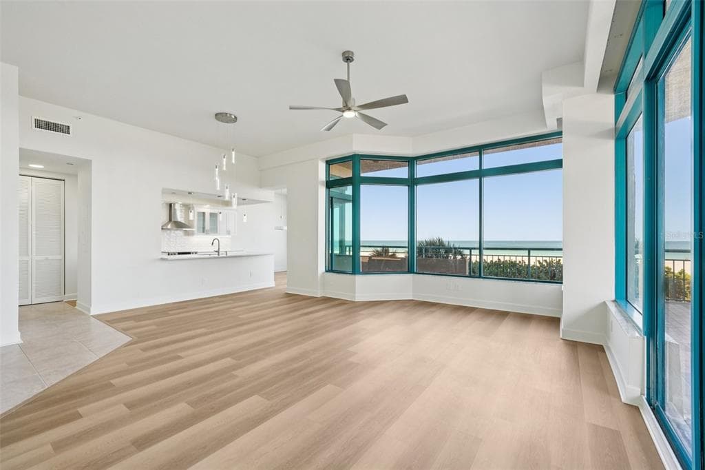 1520 GULF BOULEVARD 202 photo 3