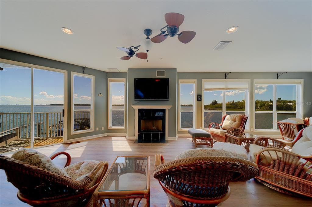 138 BRENT CIRCLE 2