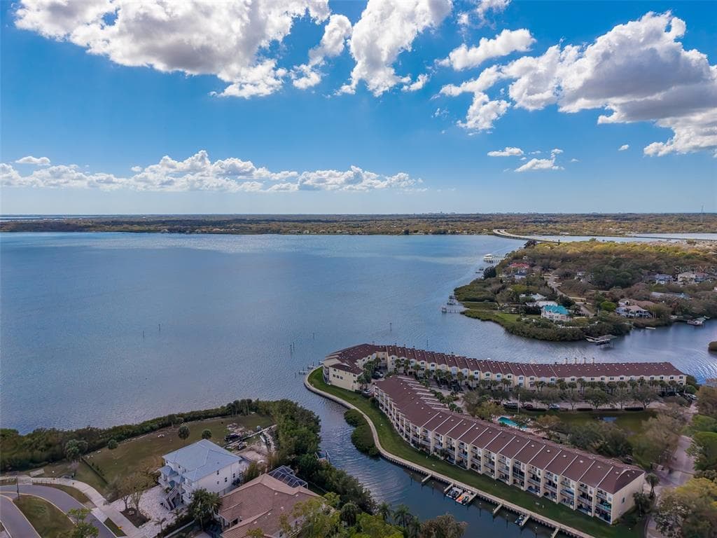 138 BRENT CIRCLE photo 12
