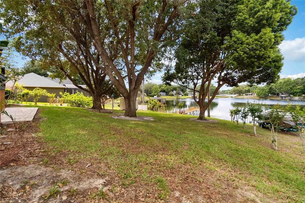 9835 LAKESHORE DRIVE 3
