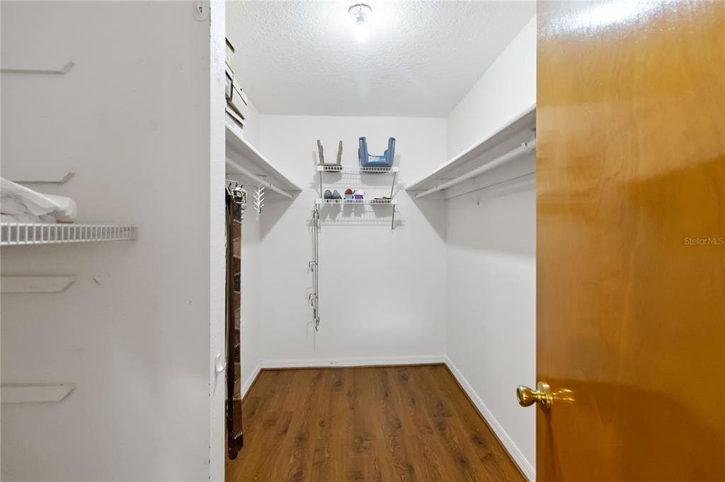 9835 LAKESHORE DRIVE photo 24