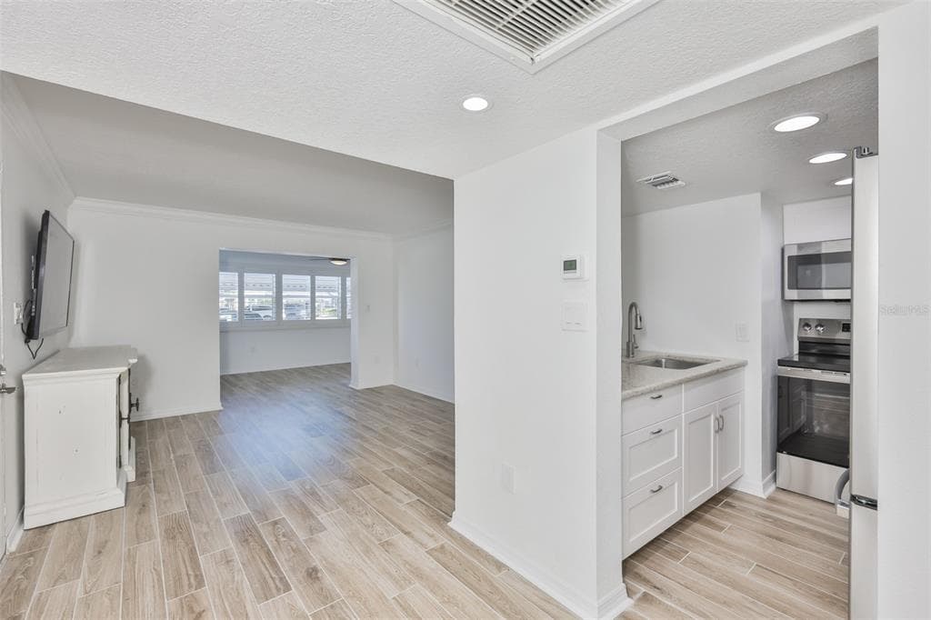 4736 JASPER DR 103 photo 18