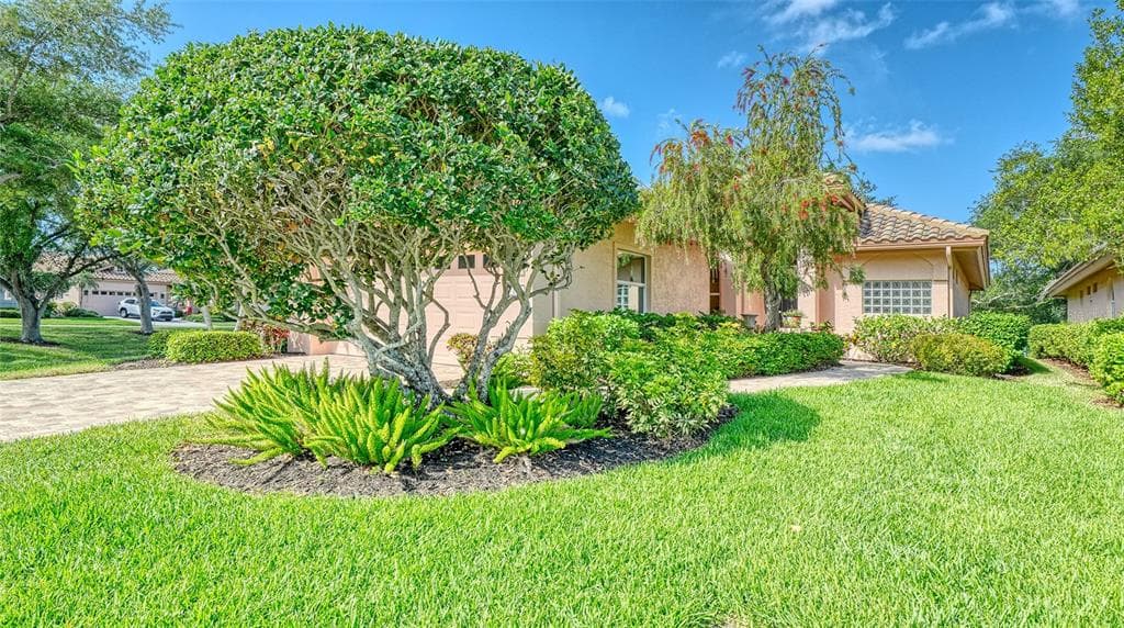 7198 DEL LAGO DRIVE photo 3