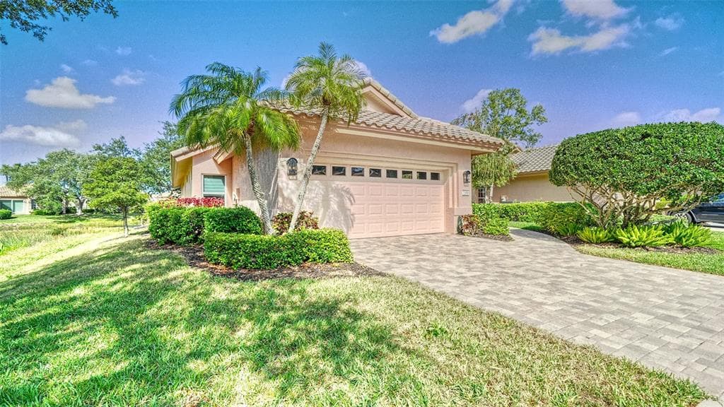 7198 DEL LAGO DRIVE photo 4