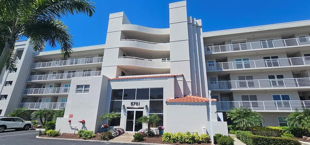 5701 BAHIA DEL MAR CIRCLE 408 photo 2