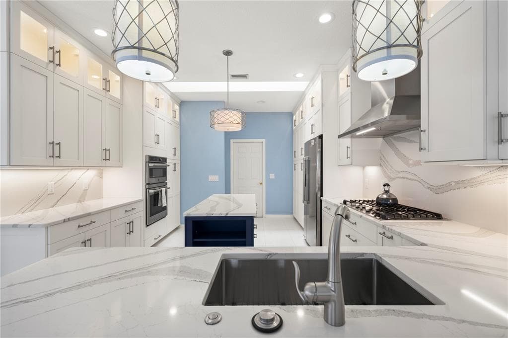 5018 CAPTIVA COURT photo 15