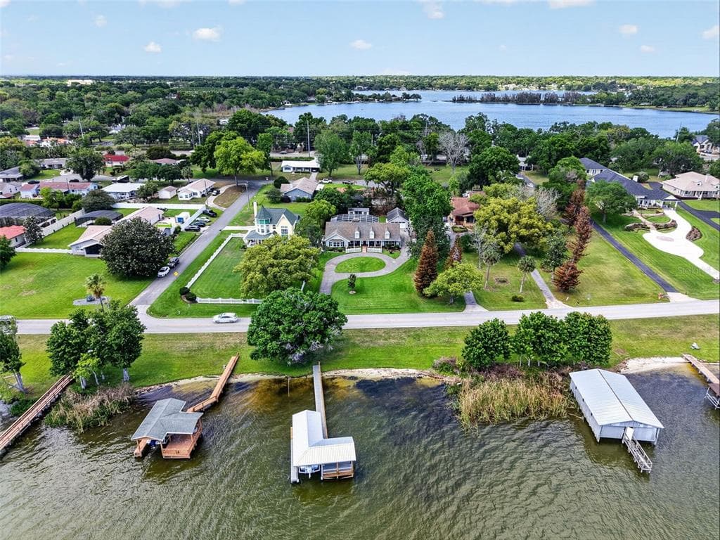 1735 LAKESHORE DRIVE 5