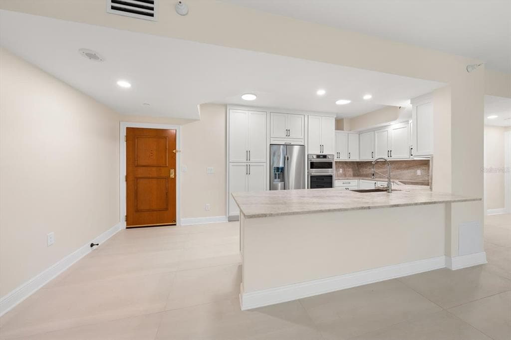 1170 GULF BLVD 1004 photo 3